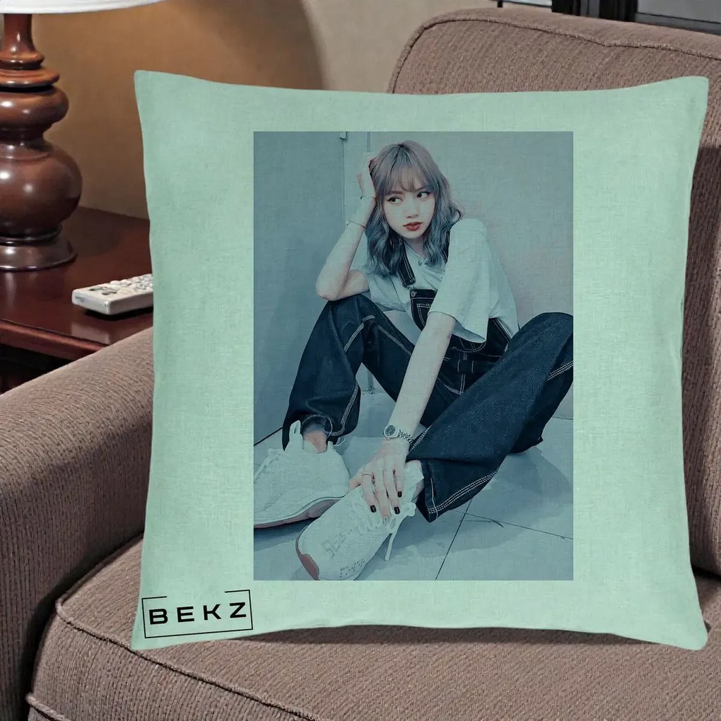 Perna Personalizata K-pop BLACKPINK Lisa, 40x40 cm, Verde Menta, Husa Detasabila, Perna Inclusa, BEKZ®