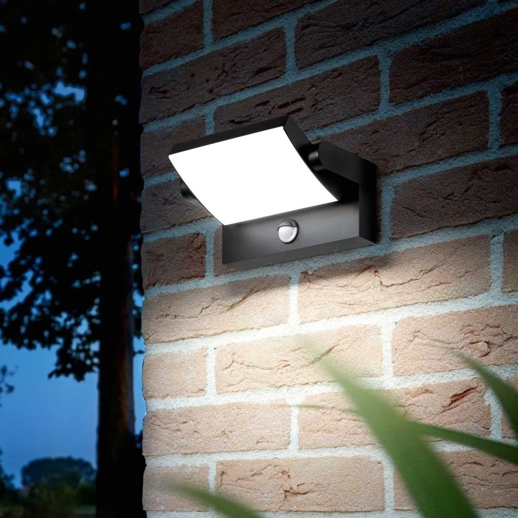 Aplica LED cu senzor de miscare pentru exterior IP54 Swipe ap neagra