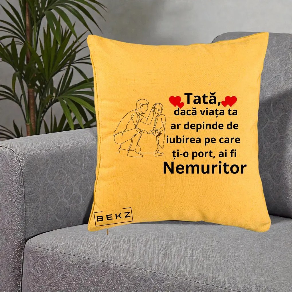 Cadou pentru Tata - Perna Personalizata Tata Nemuritor cu Inimi Rosii, 40x40 cm, Galben, Husa Detasabila, Perna Inclusa, BEKZ®