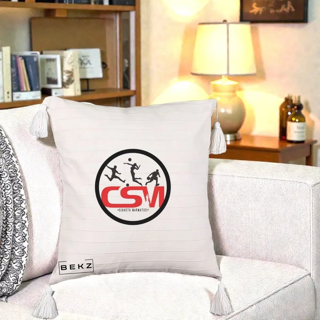 Perna Personalizata CSM Sighetu Marmatiei Sport, 40x40 cm, Bej cu Franjuri, Husa Detasabila, Perna Inclusa, BEKZ®