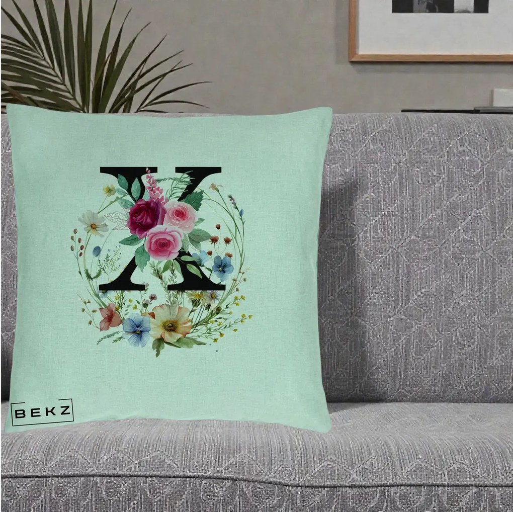 Cadou Personalizat - Perna Personalizata Monograma Florala Litera X cu Coroana, 40x40 cm, Verde Menta, Husa Detasabila, Perna Inclusa, BEKZ®