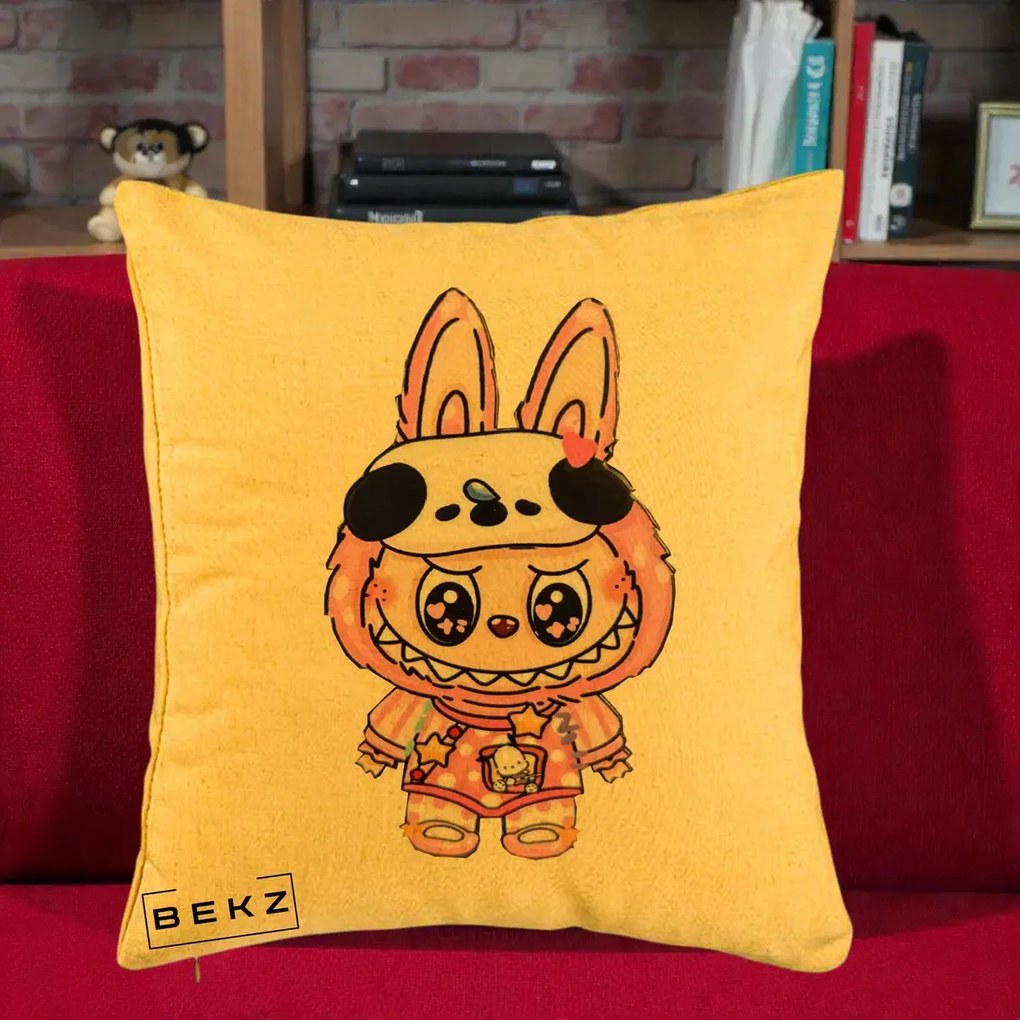 Perna Personalizata Labubu Panda-Bunny Roz, 40x40 cm, Galben, Husa Detasabila, Perna Inclusa, BEKZ®