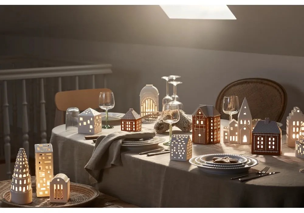 Sfeșnic pentru lumânări pastilă din ceramică Gingerbread Lighthouse – Kähler Design