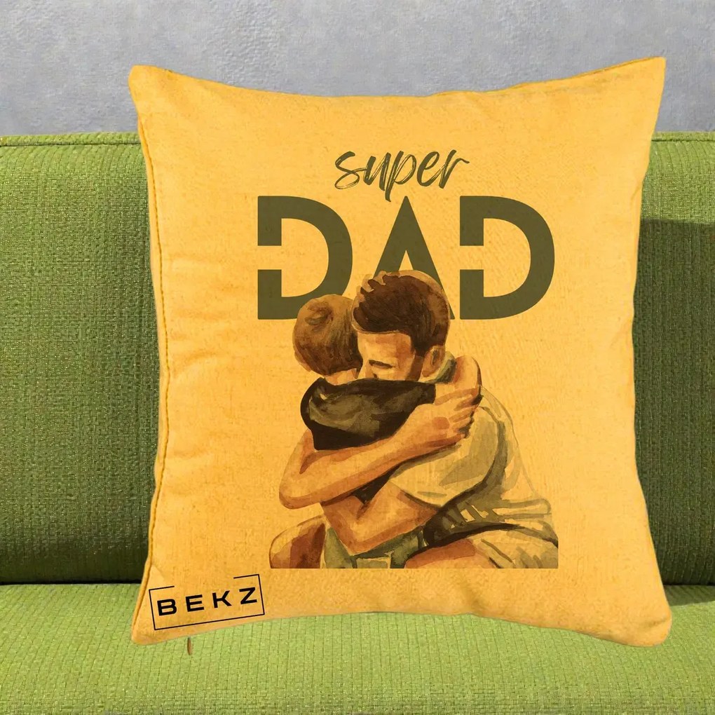 Cadou pentru Tata - Perna Personalizata Super Dad Tata si Fiu Imbratisare, 40x40 cm, Galben, Husa Detasabila, Perna Inclusa, BEKZ®