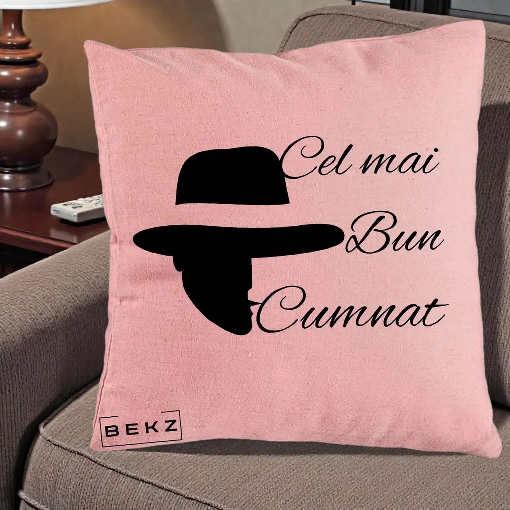 Cadou pentru Cumnat - Perna Personalizata Cel mai Bun Cumnat cu Silueta Palarie, 40x40 cm, Roz, Husa Detasabila, Perna Inclusa, BEKZ®