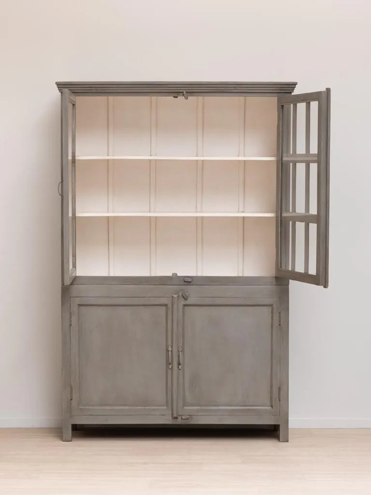 Vitrină clasică din lemn masiv de mango cu 4 uși vitrate și rafturi, finisaj gri antichizat, 135×42×204 cm, „Cheverny"