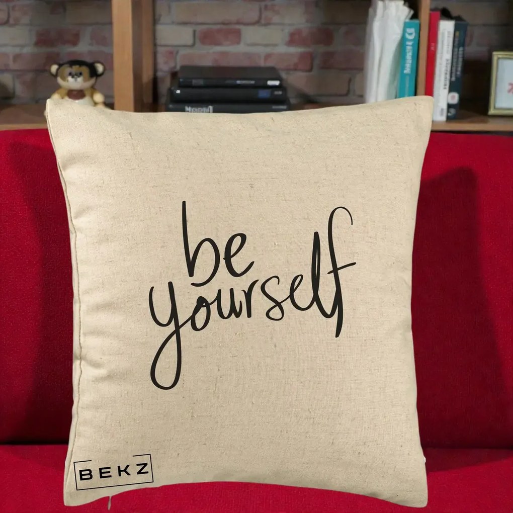 Perna Decorativa Be Yourself Caligrafie Neagra, 40x40 cm, Bej, Husa Detasabila, Perna Inclusa, BEKZ®