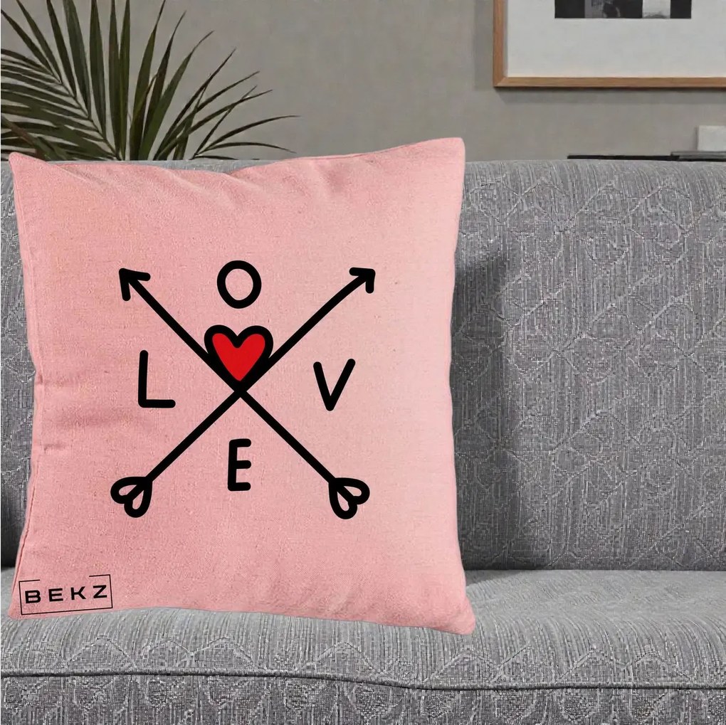 Perna Decorativa Love cu Sageti Incrucisate si Inima Rosie, 40x40 cm, Roz, Husa Detasabila, Perna Inclusa, BEKZ®