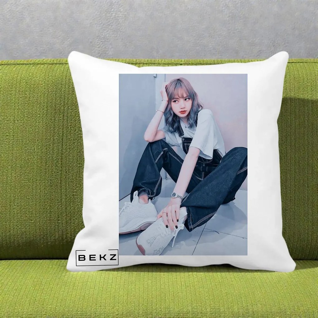 Perna Personalizata K-pop BLACKPINK Lisa, 40x40 cm, Alba Mata, Husa Detasabila, Perna Inclusa, BEKZ®