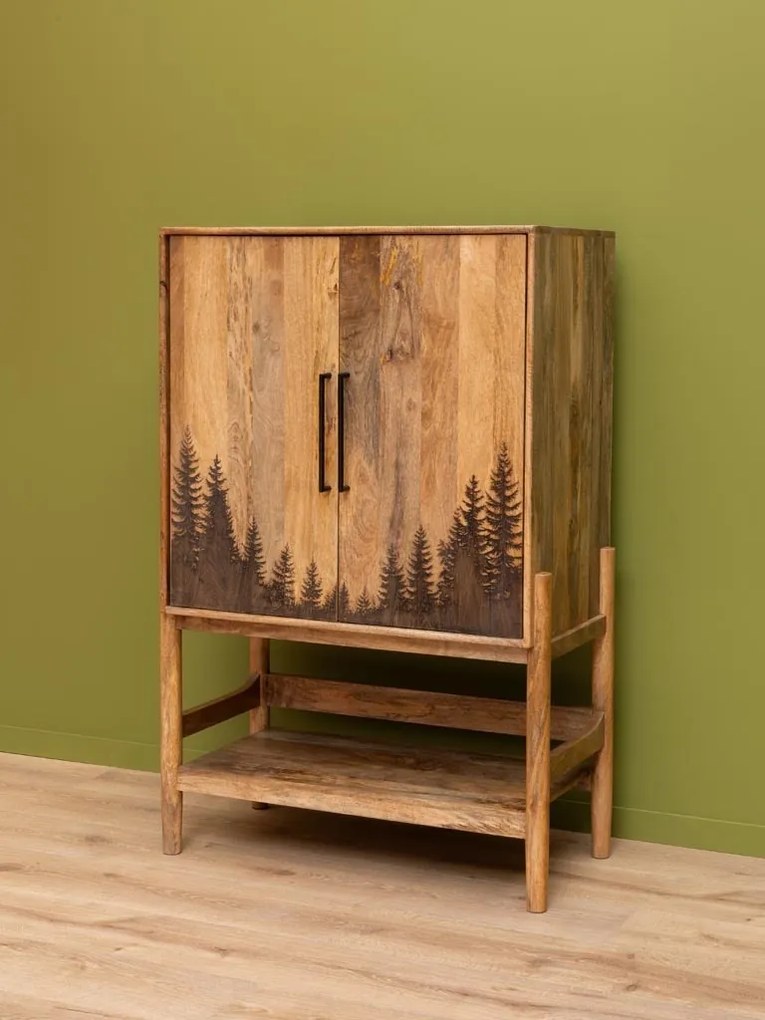 Dulap din lemn de mango, cu 2 uși gravate cu motiv de pădure, 5 rafturi și mânere, natur, finisaj mat, 93×45.5×142.5 cm, „Forestia"