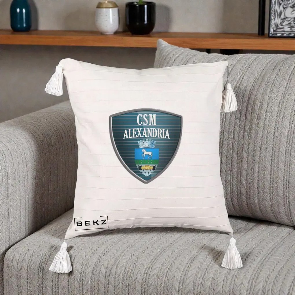 Perna Personalizata CSM Alexandria Fotbal, 40x40 cm, Bej cu Franjuri, Husa Detasabila, Perna Inclusa, BEKZ®