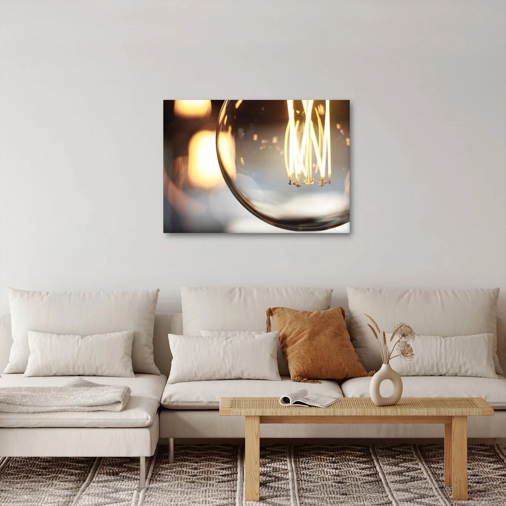 Tablou cu becul aprins (70x50 cm)