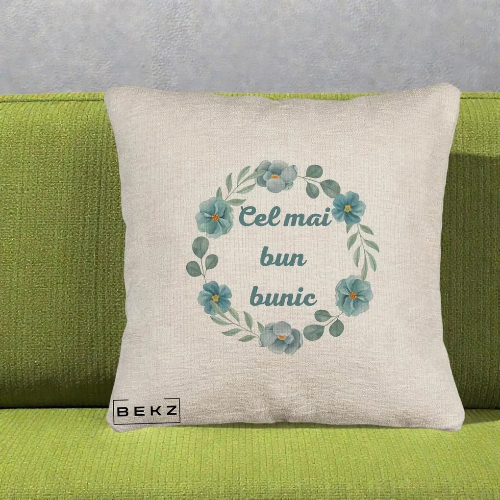 Cadou pentru Bunic - Perna Personalizata Cel Mai Bun Bunic Coronita Flori Albastre Teal, 40x40 cm, Bej Canapea, Husa Detasabila, Perna Inclusa, BEKZ®