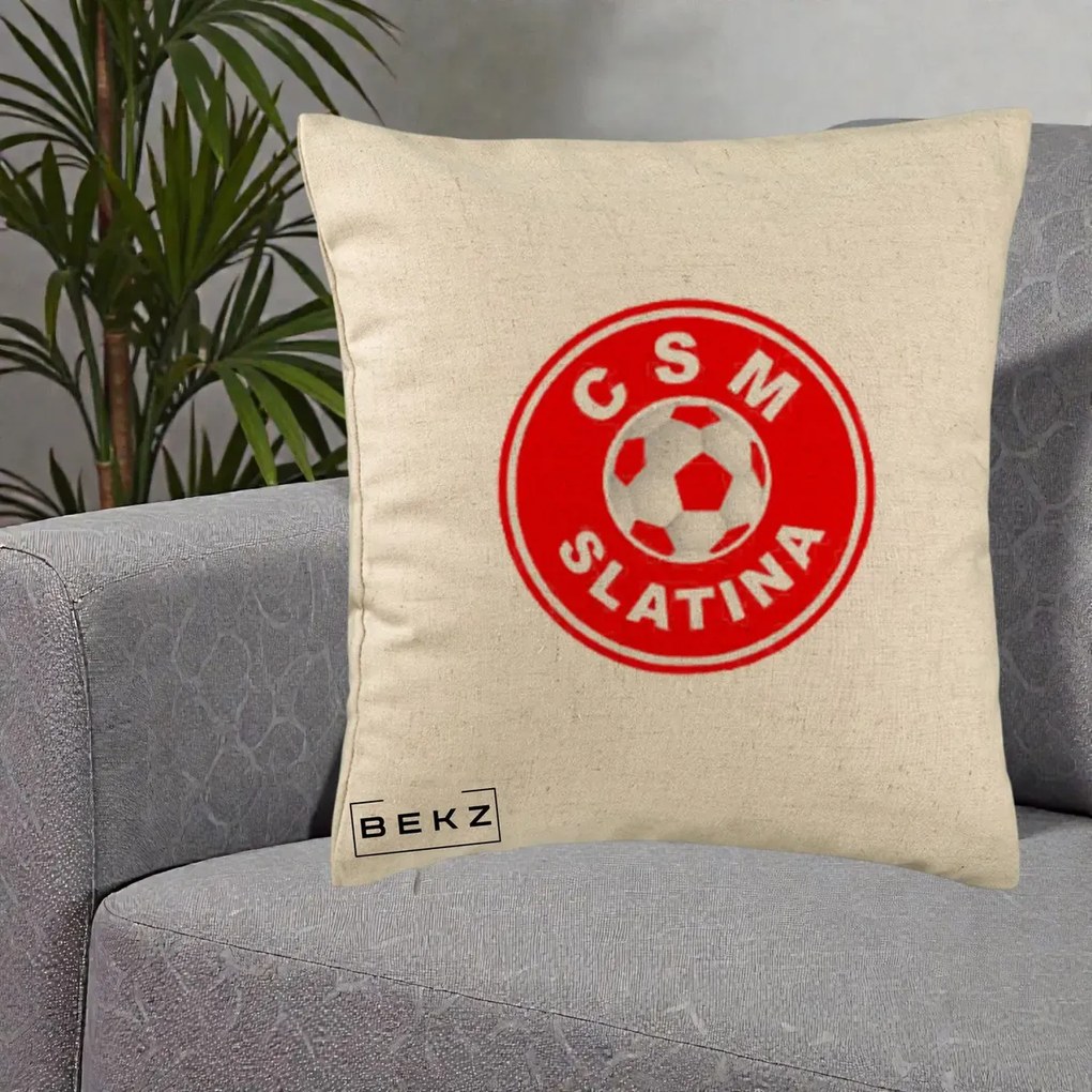 Perna Personalizata CSM Slatina Fotbal, 40x40 cm, Bej, Husa Detasabila, Perna Inclusa, BEKZ®