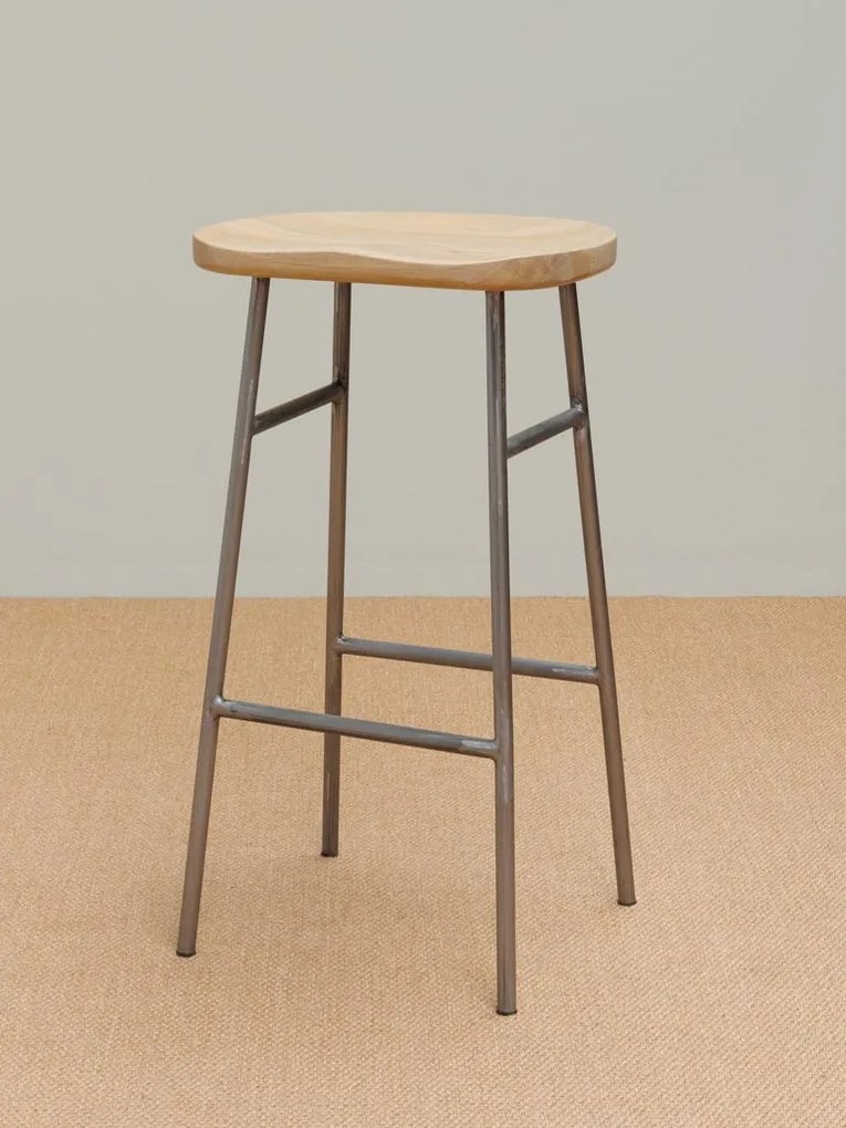 Scaun de bar din lemn de mango și metal, natur, în stil industrial, cu șezut curbat și suport pentru picioare, 76 x 42 x 37 cm, „Hinto”