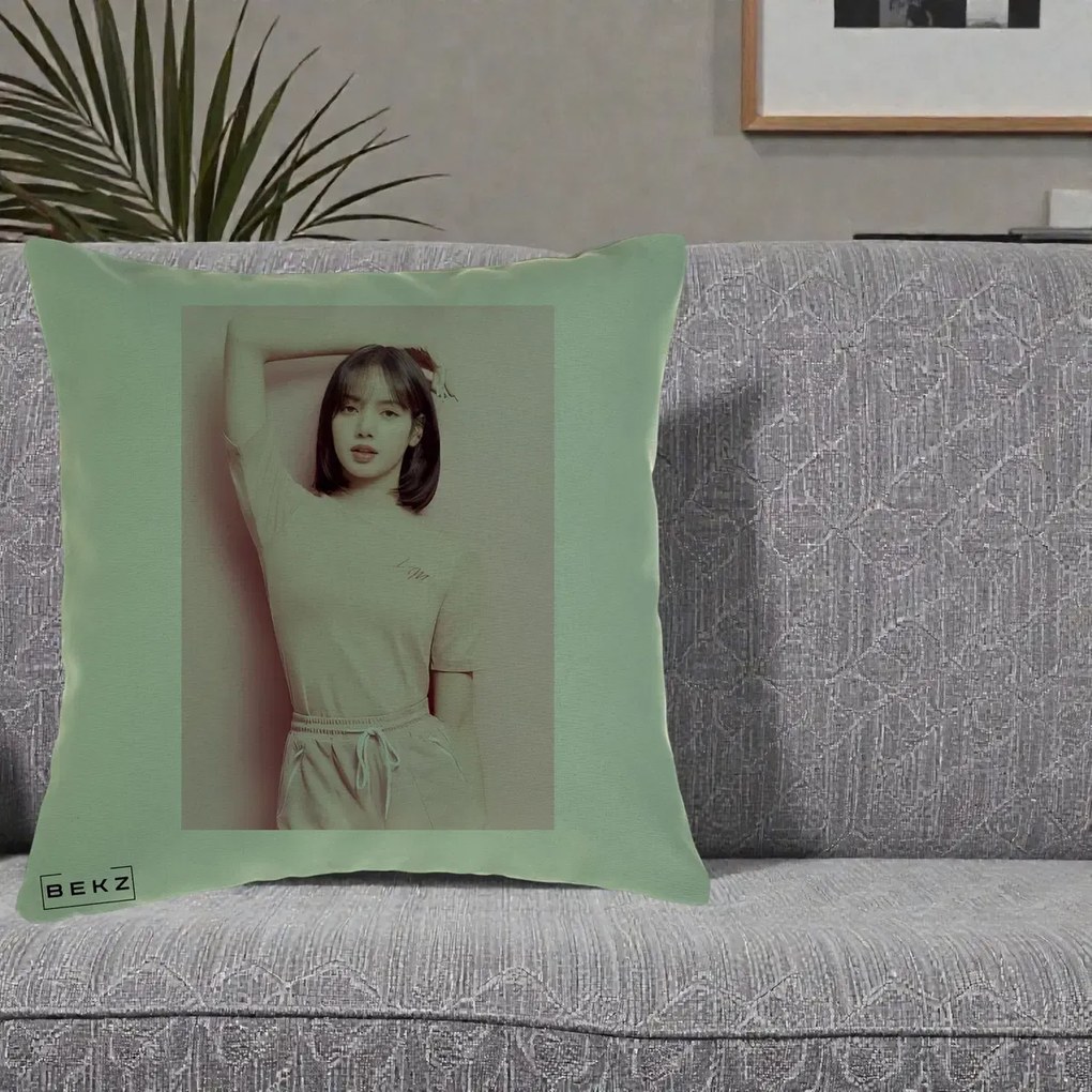 Perna Personalizata K-pop BLACKPINK Lisa Roz, 40x40 cm, Verde, Husa Detasabila, Perna Inclusa, BEKZ®