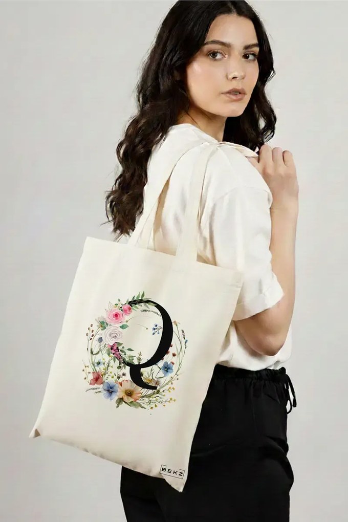 Sacosa de Panza pentru Cumparaturi, Geanta Tote, Cu litera Q in Coronita Florala, 38x34.5 cm, Alba, BEKZ®
