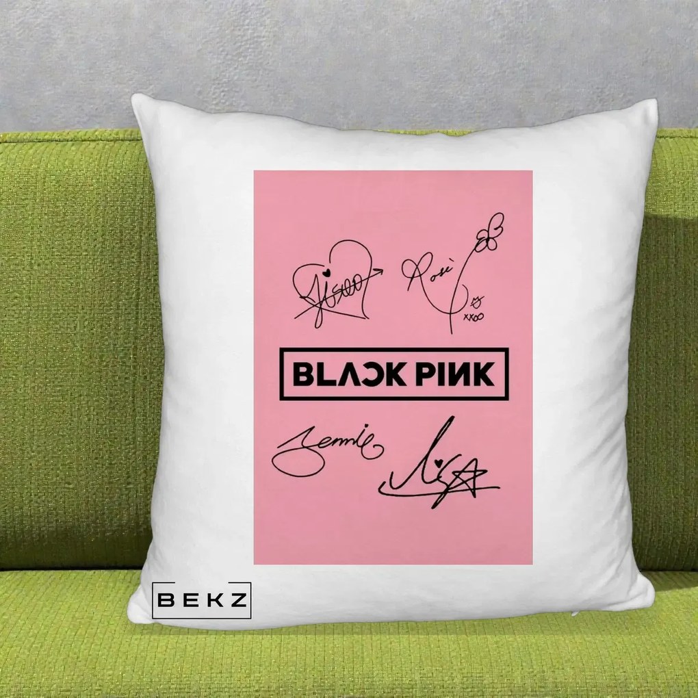 Perna Personalizata K-pop BLACKPINK Semnaturi Roz, 40x40 cm, Alb Pufos, Husa Detasabila, Perna Inclusa, BEKZ®