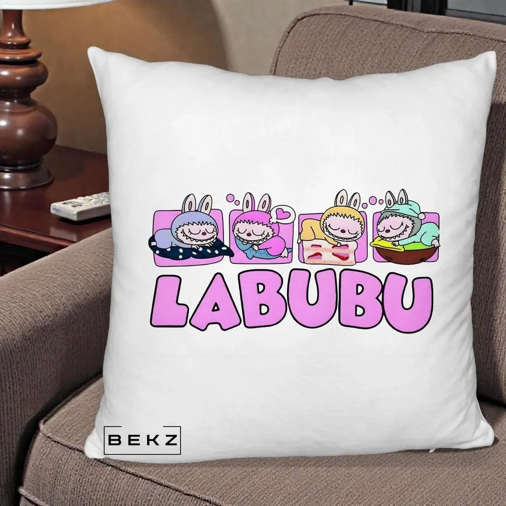 Perna Personalizata Labubu Sleeping Quad, 40x40 cm, Alb Pufos, Husa Detasabila, Perna Inclusa, BEKZ®