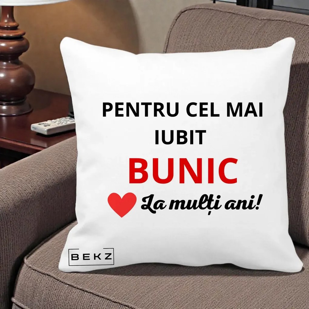 Cadou pentru Bunic - Perna Personalizata Pentru Cel Mai Iubit Bunic La Multi Ani Rosu, 40x40 cm, Alba Mata, Husa Detasabila, Perna Inclusa, BEKZ®