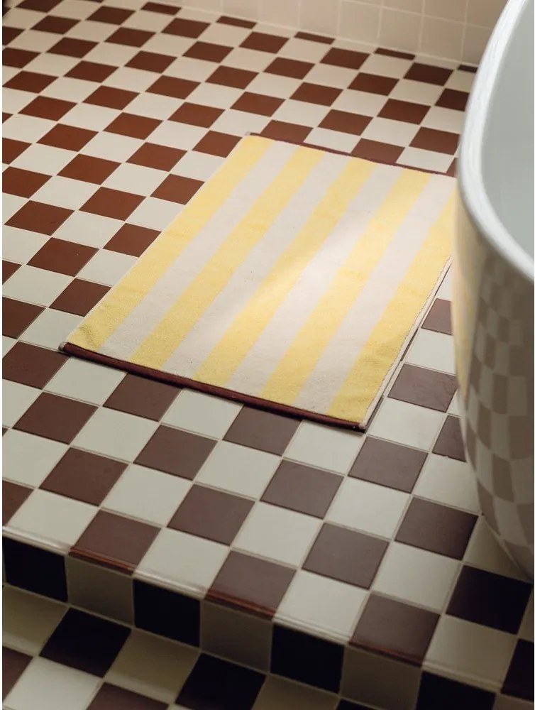 Covoraș de baie galben din material textil 50x80 cm Gobo – noo.ma