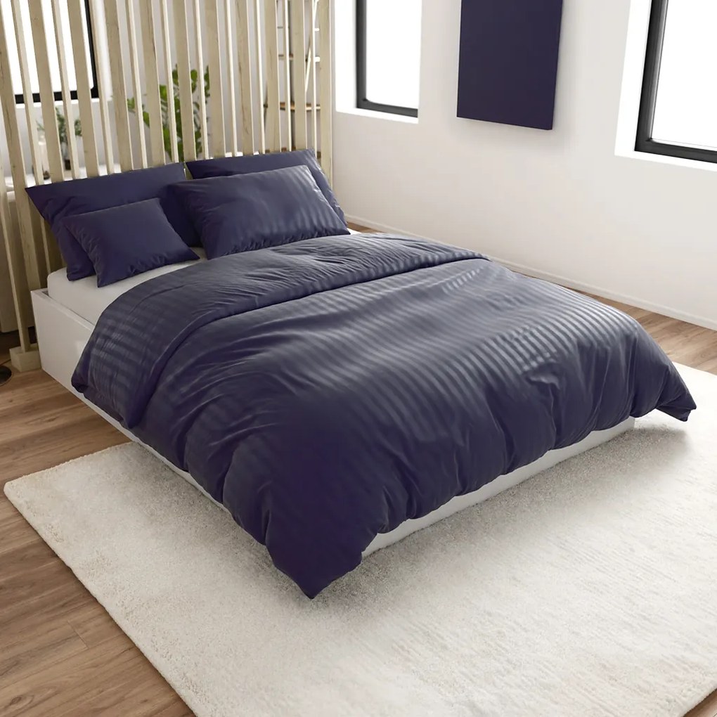 Lenjerie de pat din microfibra hoteliera JASMINE PURE albastru inchis - dunga 2 cm Dimensiune lenjerie de pat: 70 x 90 cm | 140 x 200 cm