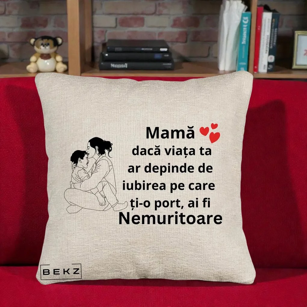 Cadou pentru Mama - Perna Personalizata Mama Nemuritoare Kawaii, 40x40 cm, Bej Canapea, Husa Detasabila, Perna Inclusa, BEKZ®