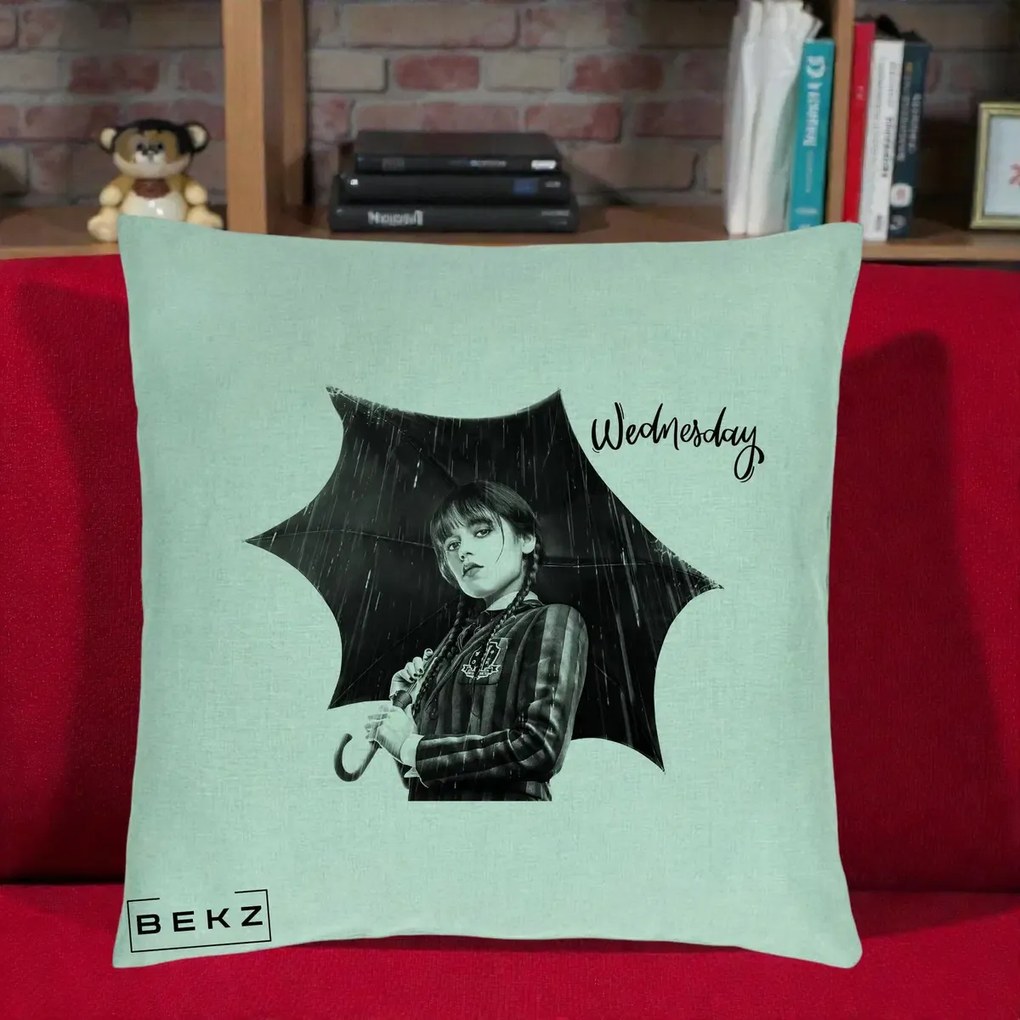 Perna Personalizata Wednesday Addams cu Umbrela Foto, 40x40 cm, Verde Menta, Husa Detasabila, Perna Inclusa, BEKZ®