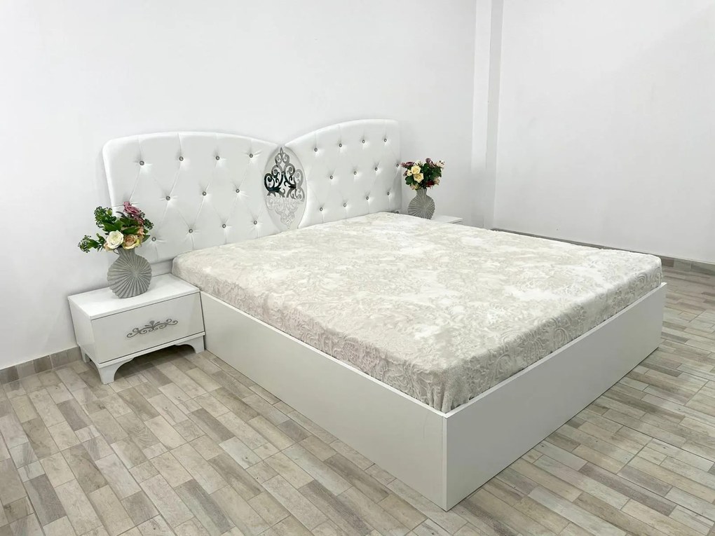 Set pat tapitat Viena, culoare alb, cu 2 noptiere Viena si saltea superortopedica lux 160 x 200 cm