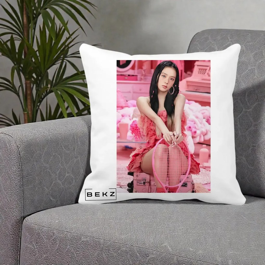 Perna Personalizata K-pop BLACKPINK Jisoo Pink Room, 40x40 cm, Alba Mata, Husa Detasabila, Perna Inclusa, BEKZ®