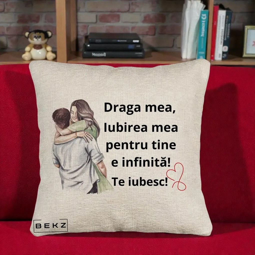 Cadou pentru Iubita - Perna Personalizata Draga Mea Iubirea Mea Infinita Te Iubesc cu Cuplu Acuarela, 40x40 cm, Bej Canapea, Husa Detasabila, Perna Inclusa, BEKZ®