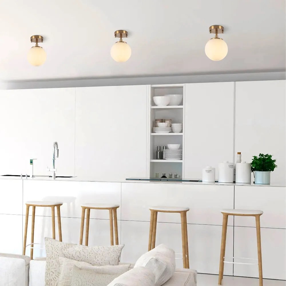 Plafonieră albă/alămie cu abajur din sticlă ø 15 cm Atmaca – Opviq lights