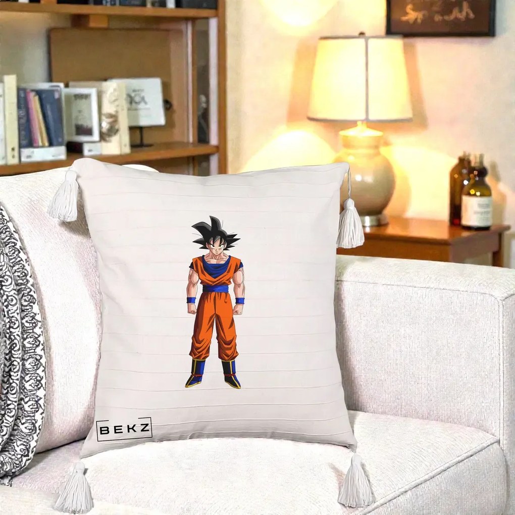Perna Personalizata Dragon Ball Goku Complet in Gi Portocaliu, 40x40 cm, Bej cu Franjuri, Husa Detasabila, Perna Inclusa, BEKZ®