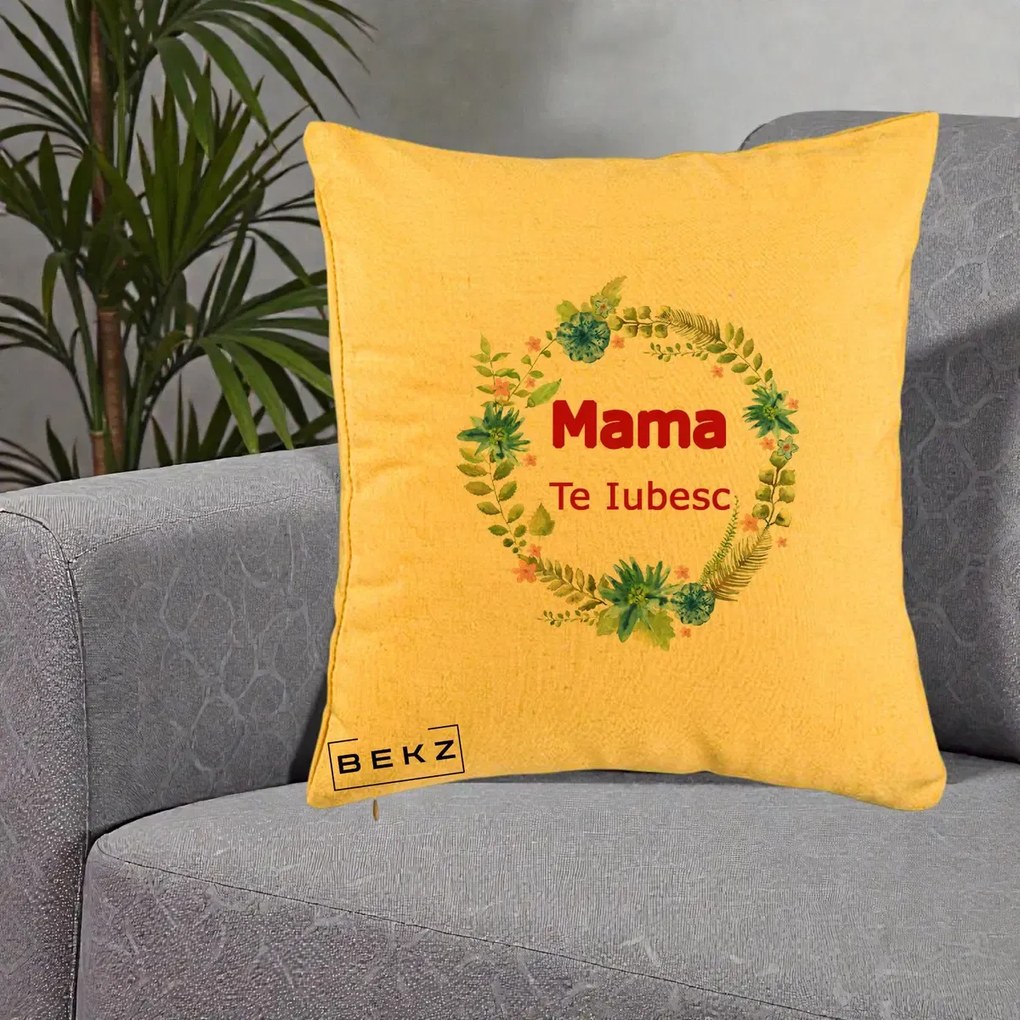 Cadou pentru Mama - Perna Personalizata Mama Te Iubesc Flori Albastre, 40x40 cm, Galben, Husa Detasabila, Perna Inclusa, BEKZ®