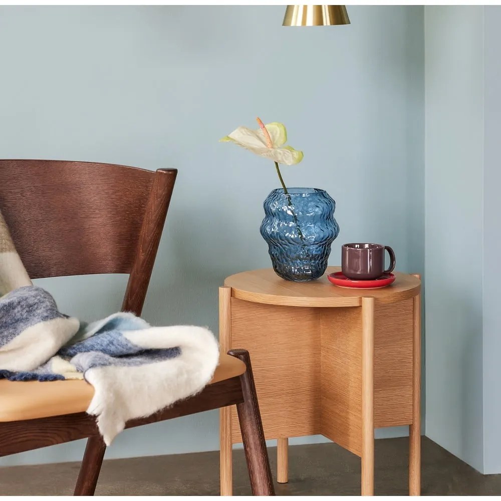 Vază albastru-deschis din sticlă lucrată manual (înălțime 18 cm) Aurora – Hübsch