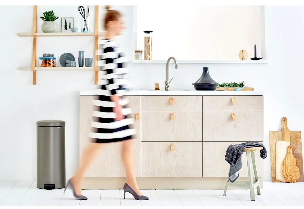 Coș de gunoi gri cu pedală din oțel 30 l NewIcon – Brabantia