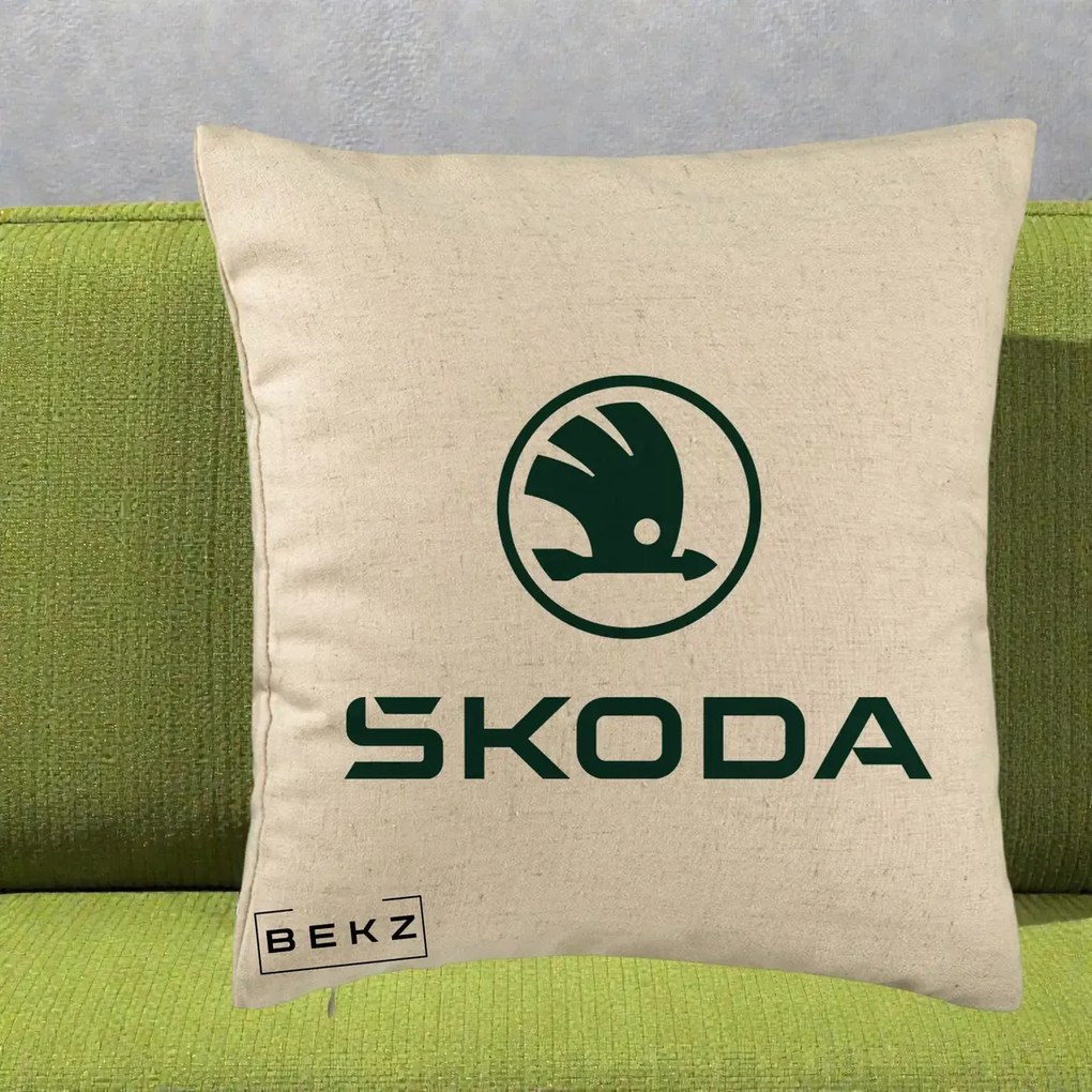 Perna Personalizata cu emblema Skoda, 40x40 cm, Bej, Husa Detasabila, Perna Inclusa, BEKZ®