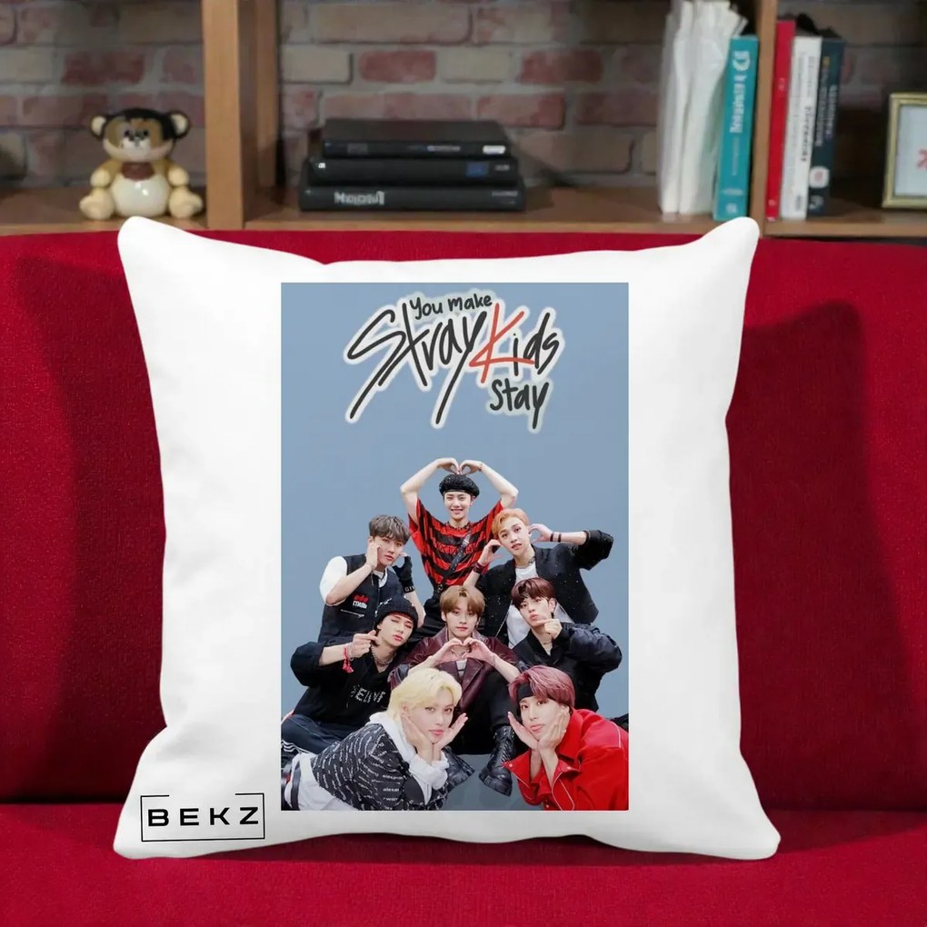 Perna Personalizata K-pop Stray Kids You Make Stray Kids Stay cu Foto Grup, 40x40 cm, Alba Mata, Husa Detasabila, Perna Inclusa, BEKZ®