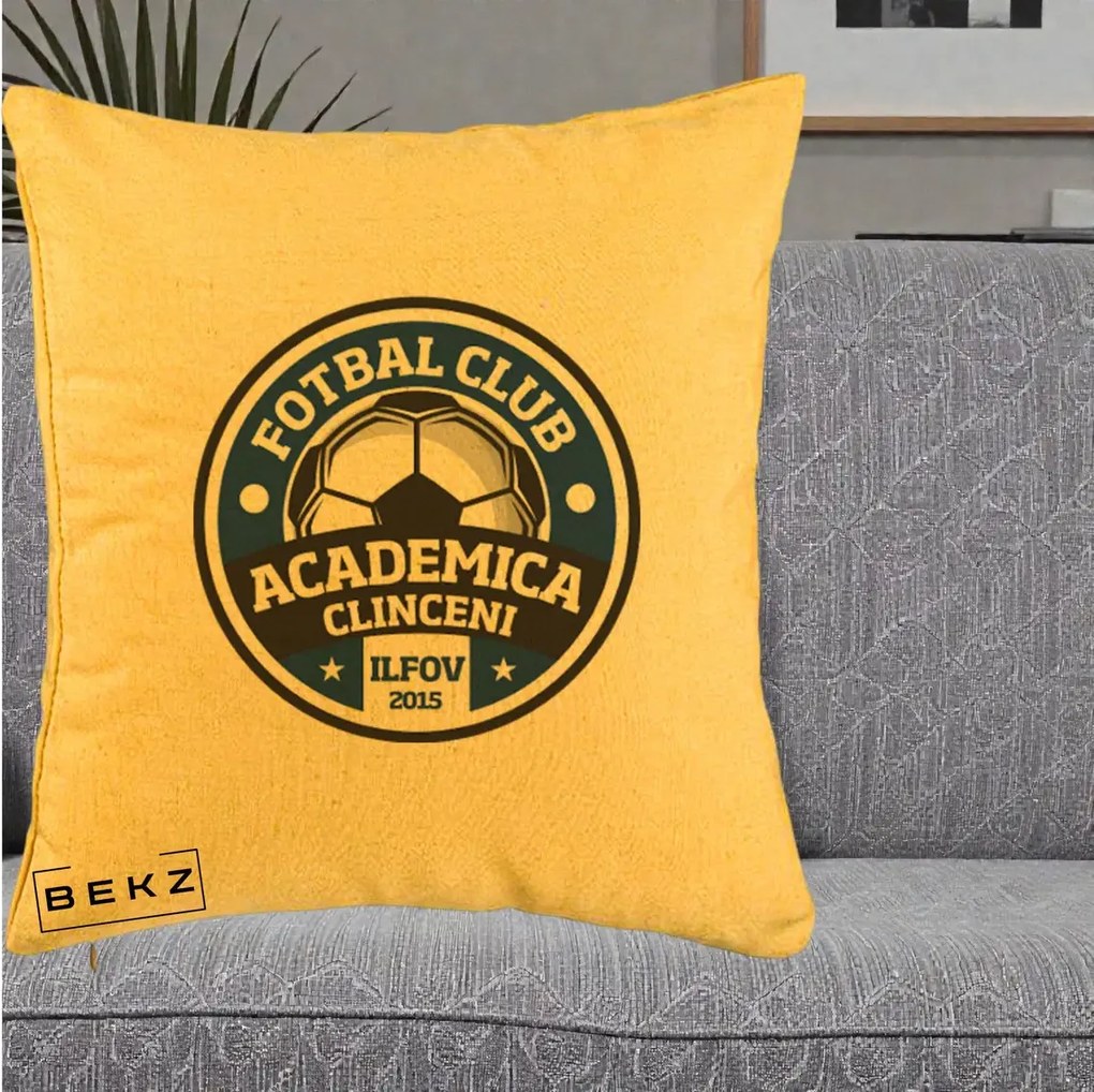 Perna Personalizata Academica Clinceni Fotbal Club, 40x40 cm, Galben, Husa Detasabila, Perna Inclusa, BEKZ®