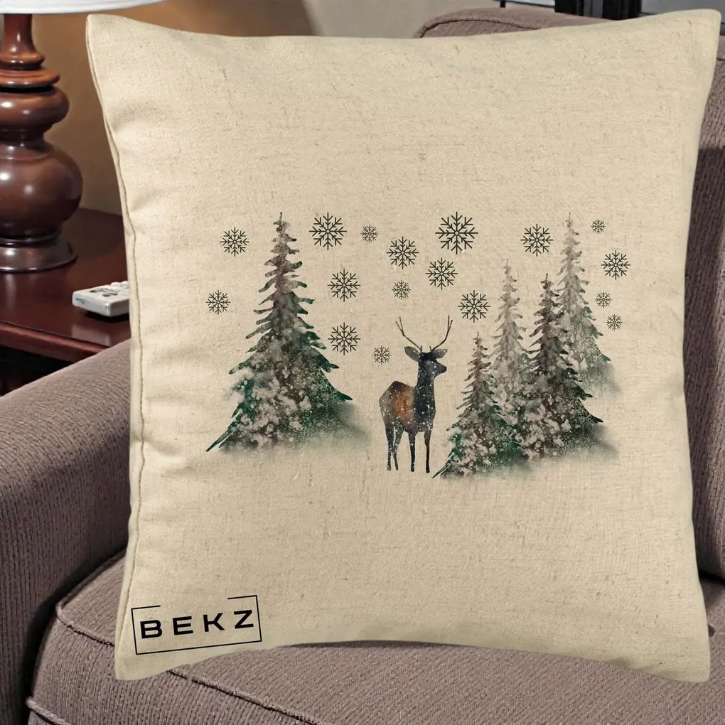 Perna Decorativa Ren in Padure Inzapezita, 40x40 cm, Bej, Husa Detasabila, Perna Inclusa, BEKZ®