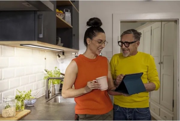 Osram - Lampă LED dimabilă pentru montaj sub dulap, cu senzor UNDERCABINET LED/5W/230V, neagră