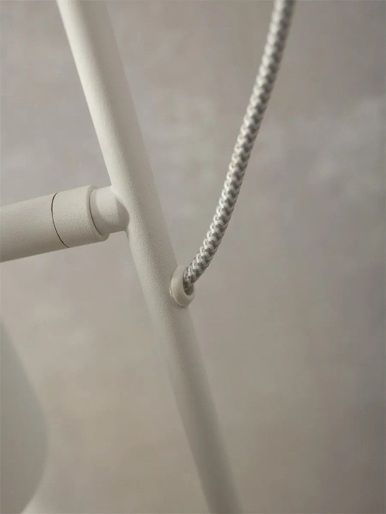 Veioza/Lampa de masa din metal Lisbon alba