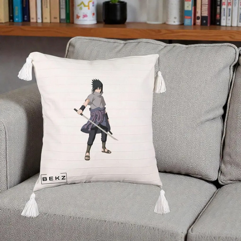Perna Personalizata Naruto Sasuke Uchiha cu Sabia, 40x40 cm, Bej cu Franjuri, Husa Detasabila, Perna Inclusa, BEKZ®