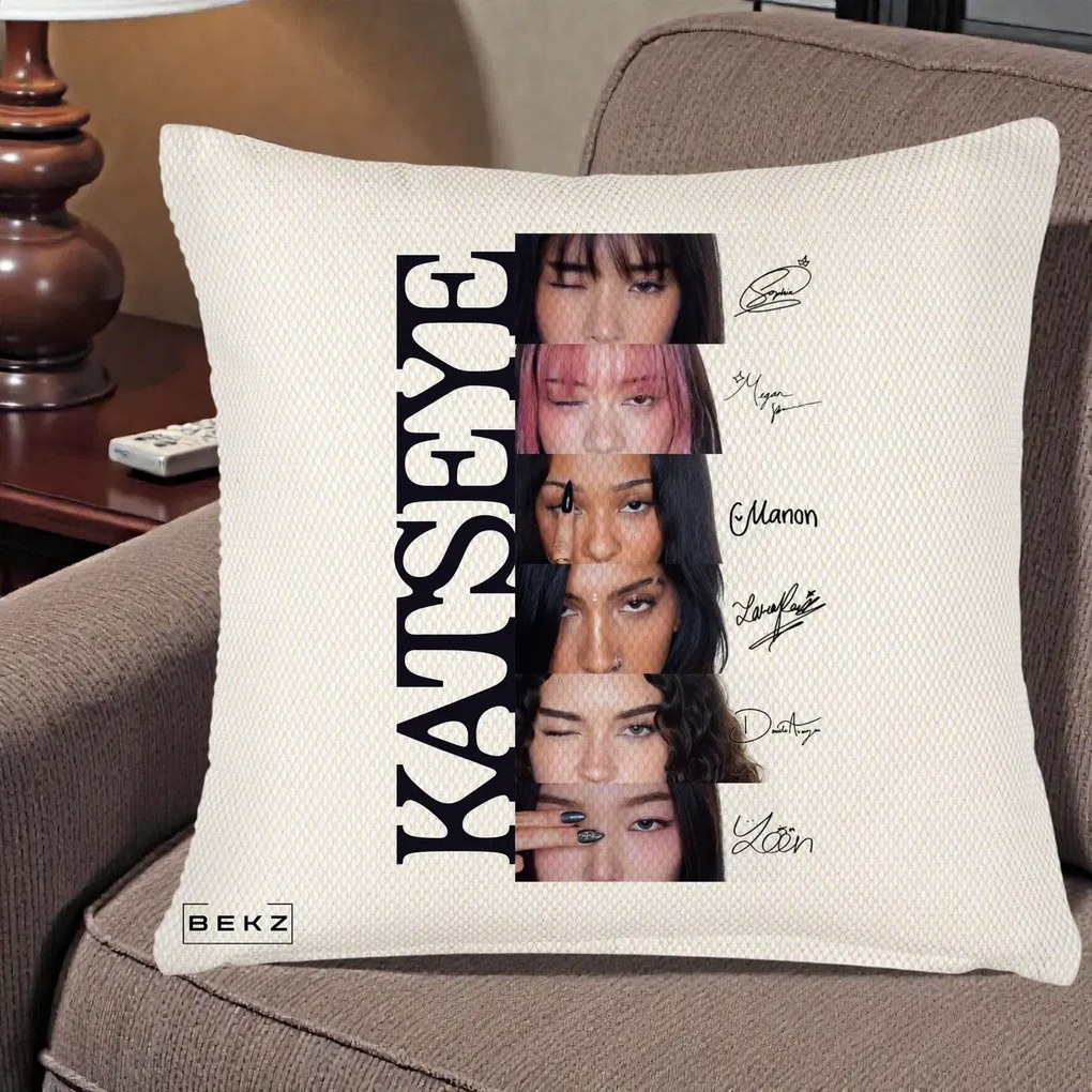 Perna Personalizata K-pop KATSEYE Semnaturi Membre Foto, 40x40 cm, Crem Reliefat, Husa Detasabila, Perna Inclusa, BEKZ®