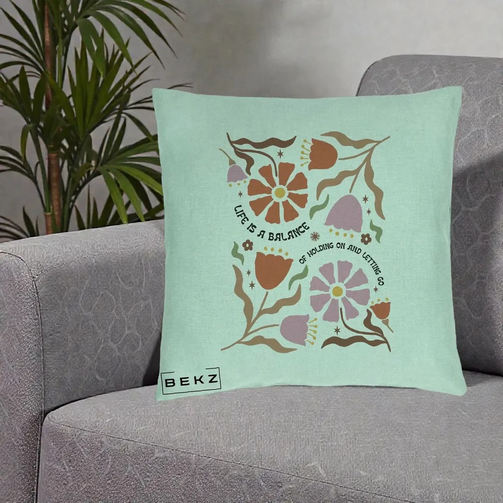 Perna Decorativa Life is a Balance Floral, 40x40 cm, Verde Menta, Husa Detasabila, Perna Inclusa, BEKZ®