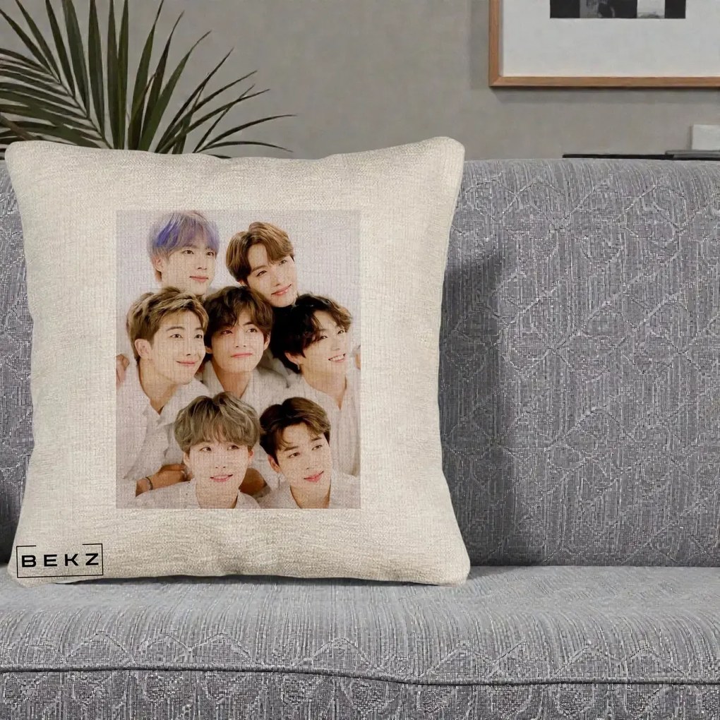 Perna Personalizata K-pop BTS Foto Grup Fete Albe, 40x40 cm, Bej Canapea, Husa Detasabila, Perna Inclusa, BEKZ®
