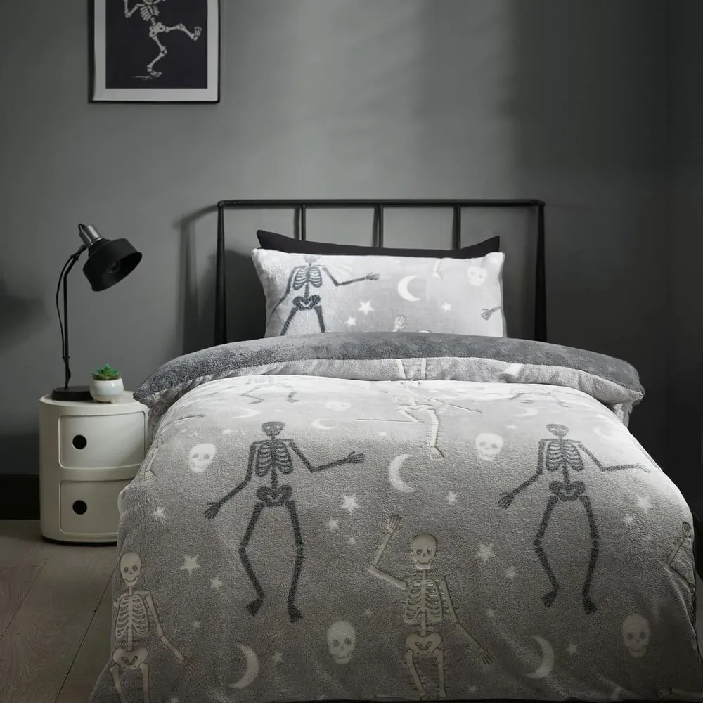 Lenjerie de pat fosforescentă pentru copii gri din micropluș/cocolino pentru pat dublu 200x200 cm Halloween Skeleton – Catherine Lansfield
