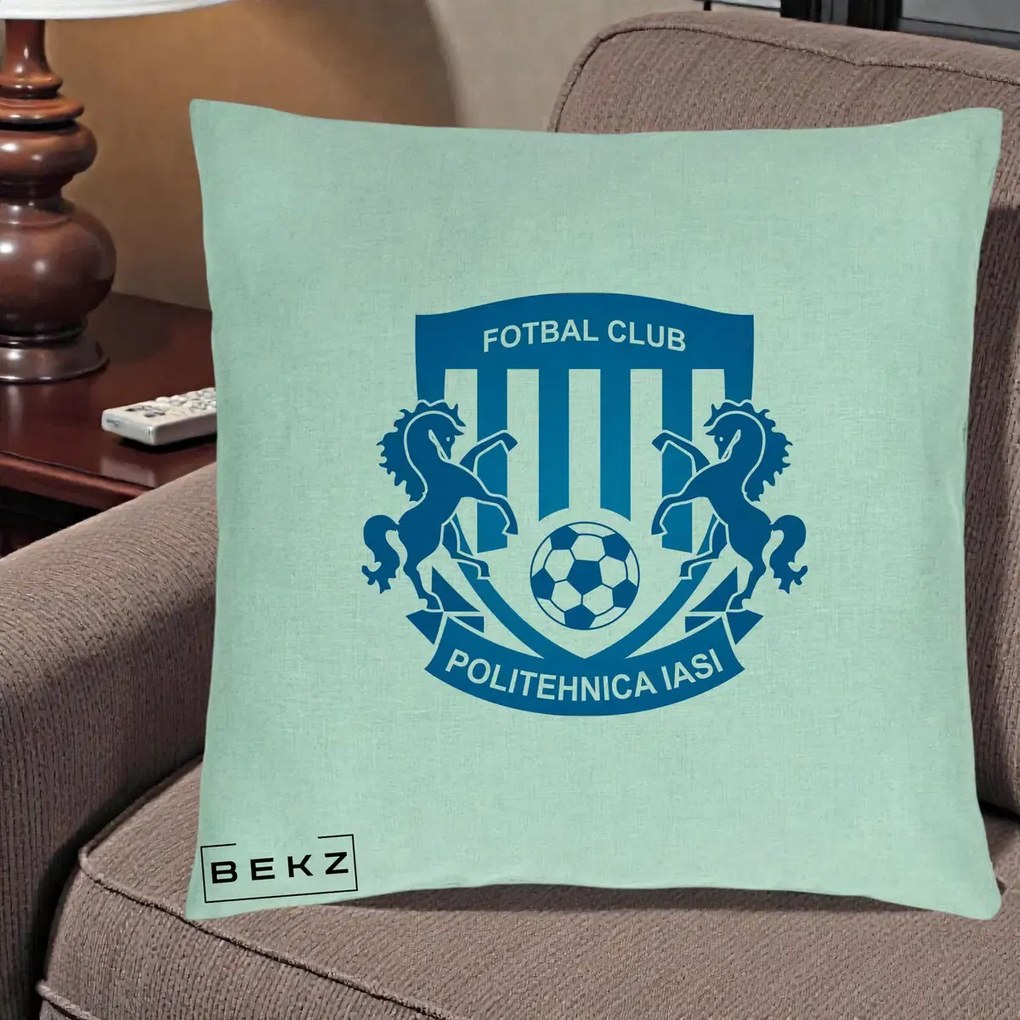 Perna Personalizata FC Politehnica Iasi Fotbal, 40x40 cm, Verde Menta, Husa Detasabila, Perna Inclusa, BEKZ®
