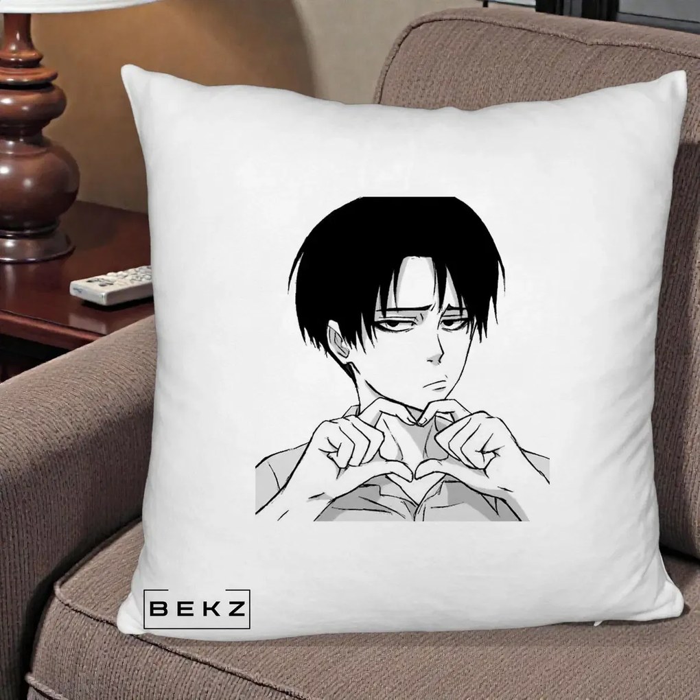Perna Personalizata Levi Ackerman Inima, 40x40 cm, Alb Pufos, Husa Detasabila, Perna Inclusa, BEKZ®