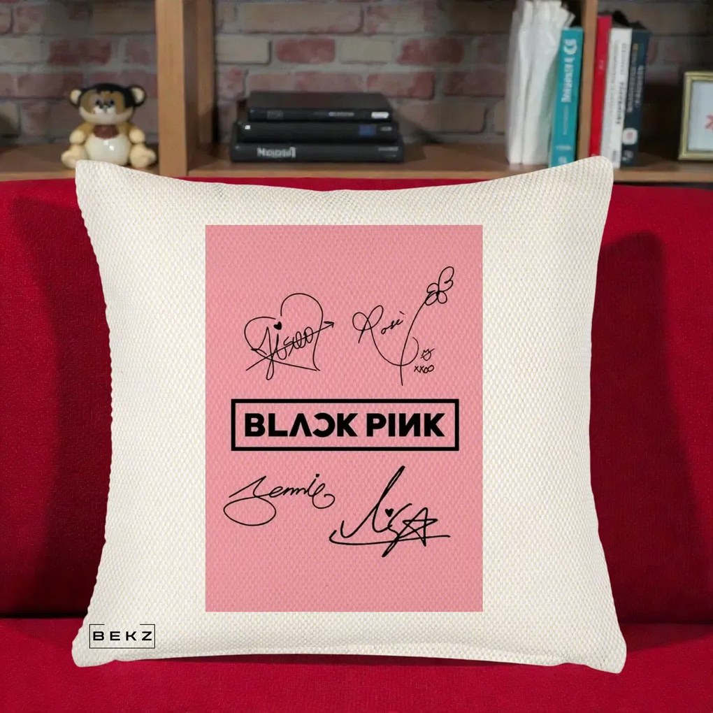 Perna Personalizata K-pop BLACKPINK Semnaturi Roz, 40x40 cm, Crem Reliefat, Husa Detasabila, Perna Inclusa, BEKZ®